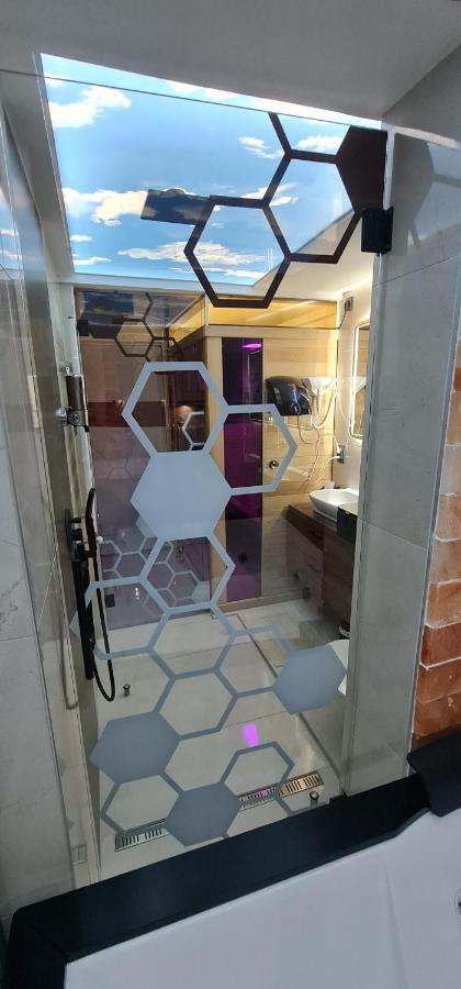 Design Apartment Platinium Spa Lux 5 Star "Havana" Completely Private Wellness & Spa Free Included Sauna & Jacuzzi & Salt Wall & Fire Place & 3D Ceilings & Business Wifi & Netflix & Keyless Code Entry & Full Smart App & Secure 2 Parking Place Ćuprija 외부 사진